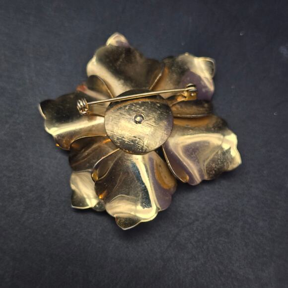 Large Gold Tone Flower Brooch Vintage Costume Jewelry Timeless Spring Classic - Picture 5 of 6